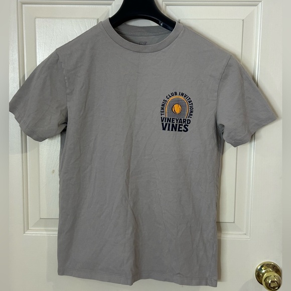 Vineyard Vines XS Graphic T-Shirt - Picture 2 of 7